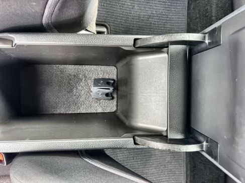 Used 2022 Toyota Camry LE w/ Carpet Mat Package (TMS) FWD image 27