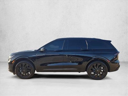 Used 2024 Lincoln Nautilus Reserve w/ Equipment Group 202A AWD/4WD image 9
