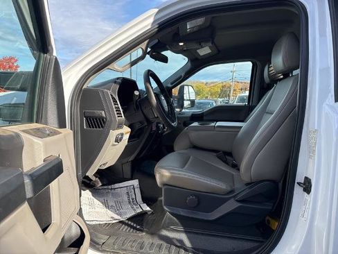 Certified 2021 Ford F550 4x4 Regular Cab Super Duty image 9