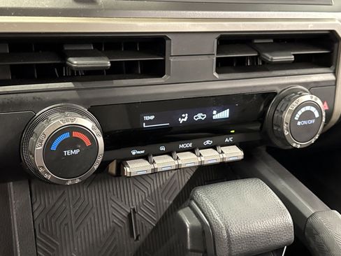 Used 2024 Toyota Tacoma SR5 AWD/4WD image 22