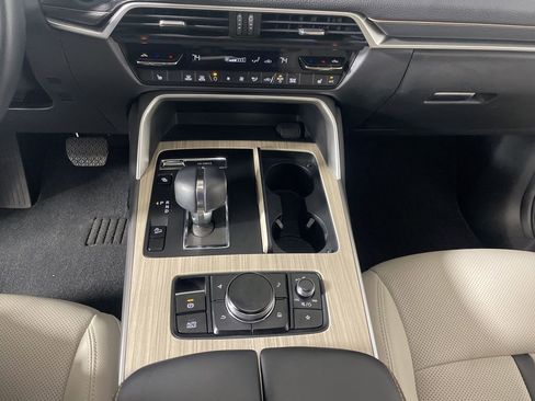 Used 2024 MAZDA CX-90 Plug-In Hybrid w/ Preferred AWD/4WD image 17