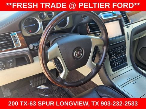 Used 2013 Cadillac Escalade Platinum RWD image 35