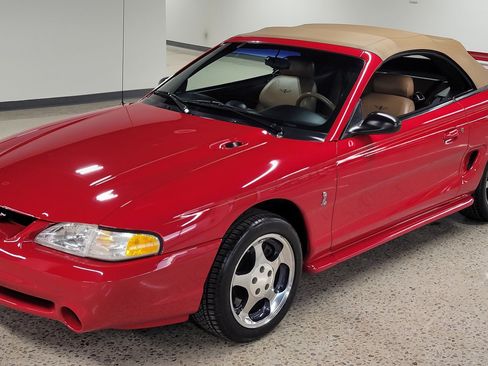 Used 1994 Ford Mustang GT RWD image 3