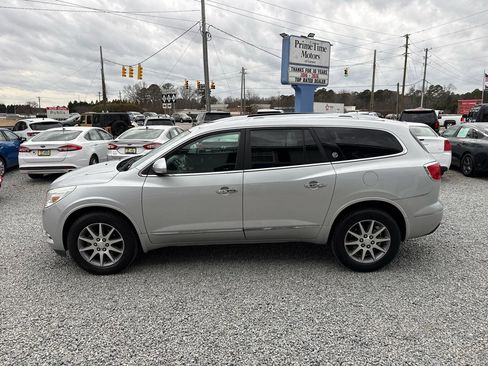 Used 2017 Buick Enclave Leather image 2