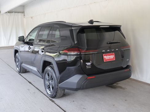 Used 2026 Toyota RAV4 LE AWD/4WD image 22