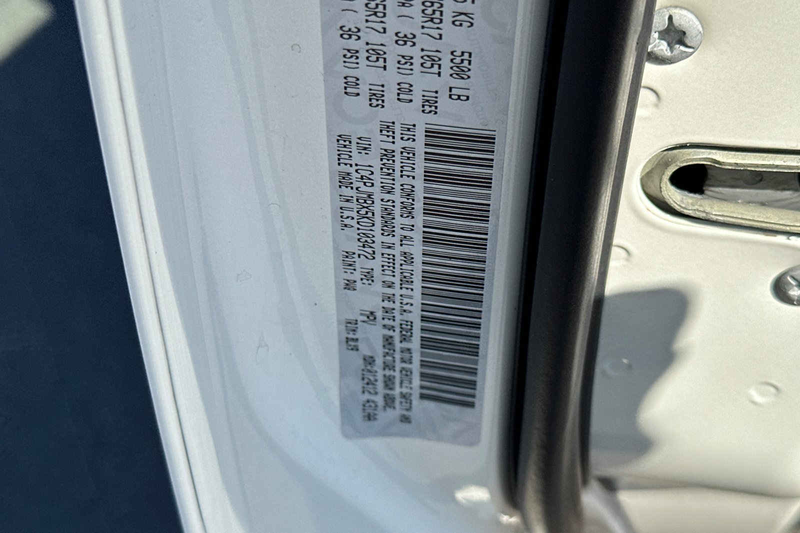 Used 2019 Jeep Cherokee Trailhawk AWD/4WD image 33
