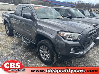 Used 2018 Toyota Tacoma SR5 w/ SR5 Appearance Package (SM)