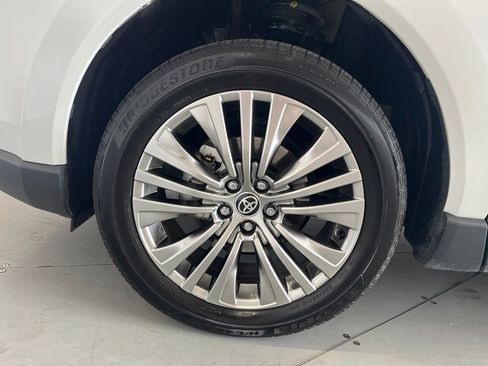 Used 2024 Toyota Venza Limited AWD/4WD image 15