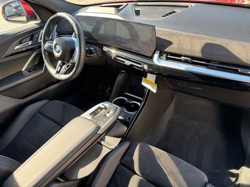 Certified 2025 BMW X2 xDrive28i w/ Premium Package image 25