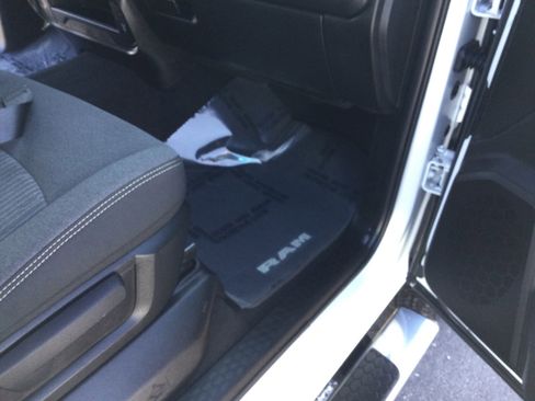 Used 2024 RAM 2500 Tradesman w/ Chrome Appearance Group image 24