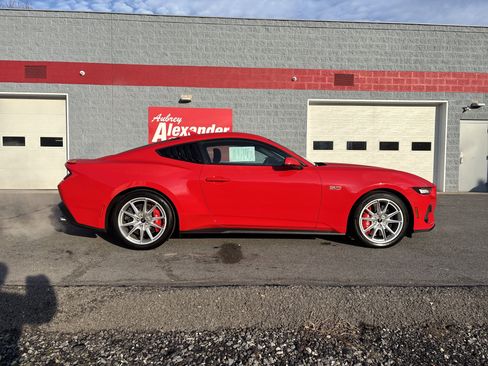 Used 2024 Ford Mustang GT Premium image 2