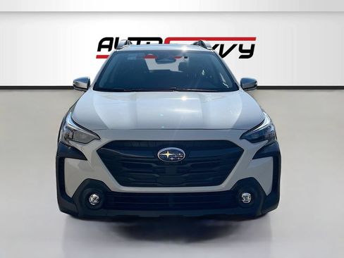 Used 2025 Subaru Outback Touring XT AWD/4WD image 2