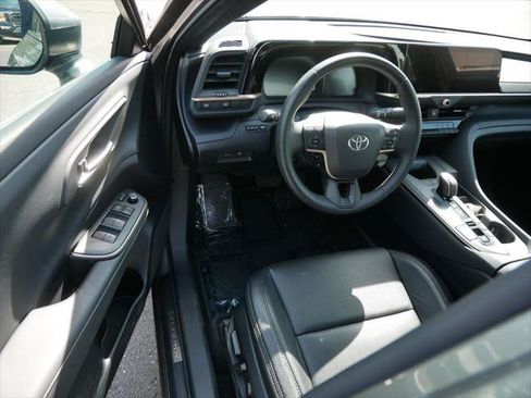 Certified 2023 Toyota Crown AWD/4WD image 10