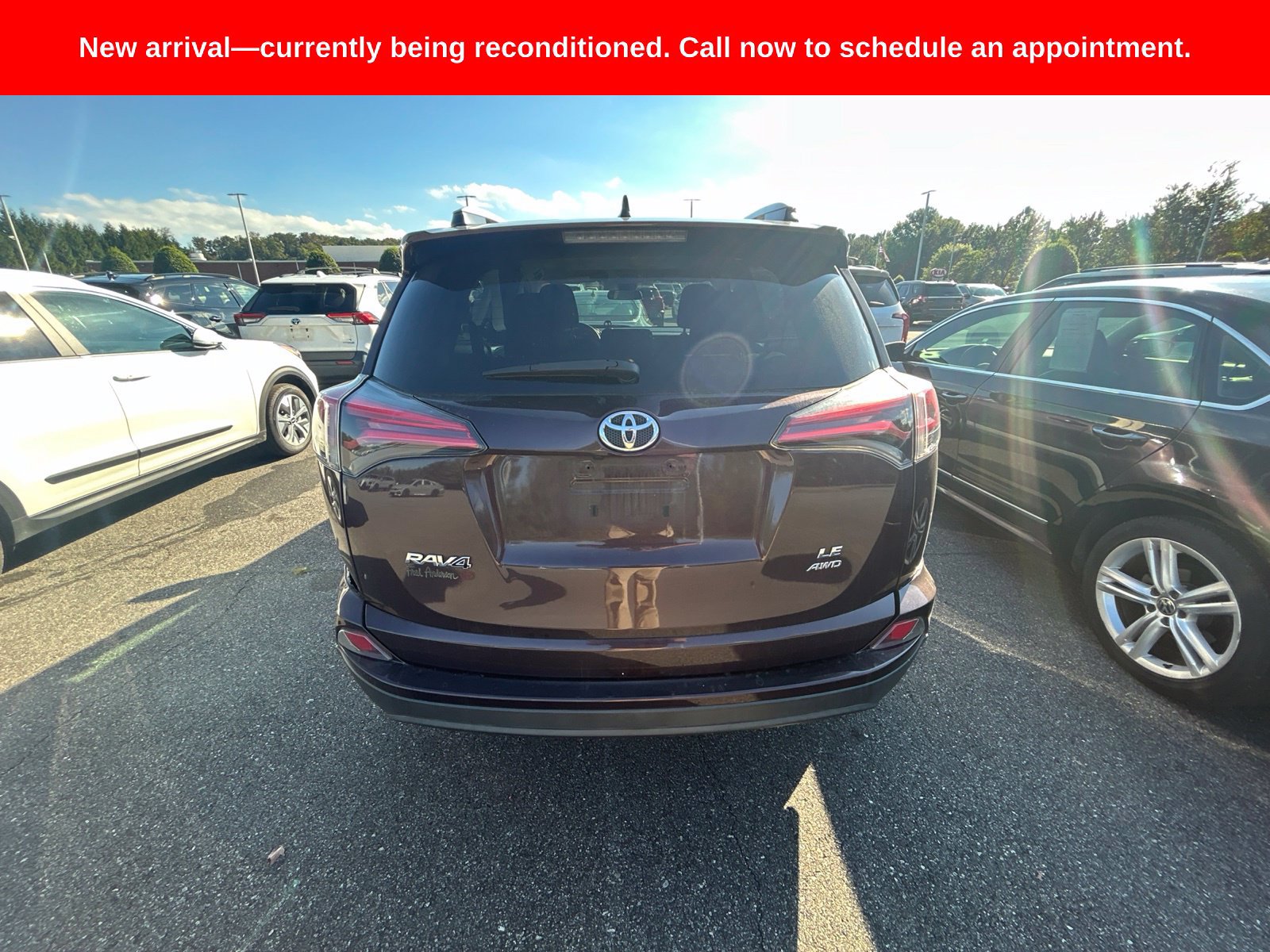 Used 2018 Toyota RAV4 LE AWD/4WD image 9