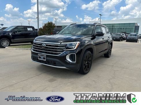 Used 2024 Volkswagen Atlas SE FWD image 1