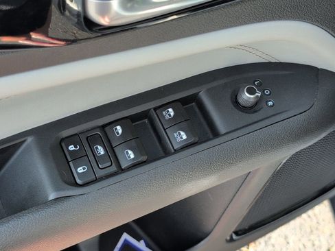 Used 2025 Jeep Compass Limited AWD/4WD image 17