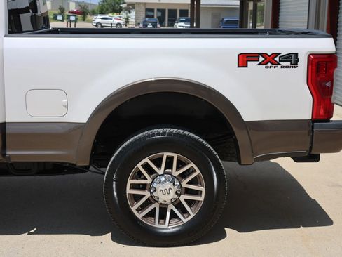 Used 2017 Ford F250 King Ranch w/ King Ranch Ultimate Package AWD/4WD image 12