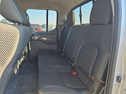 Used 2019 Nissan Frontier Desert Runner RWD image 13