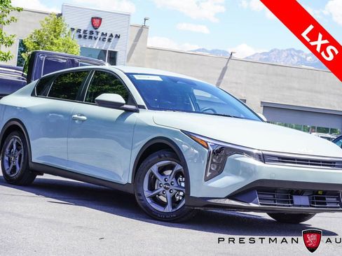 Used 2025 Kia K4 FWD image 1