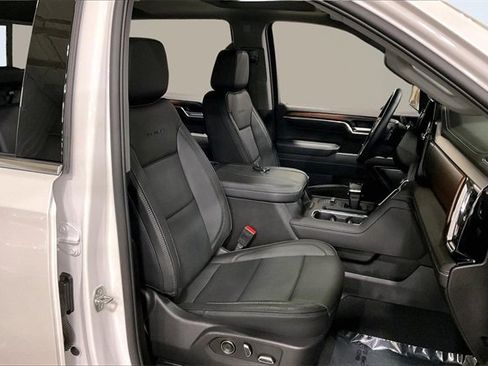 Used 2025 GMC Sierra 1500 Denali image 7