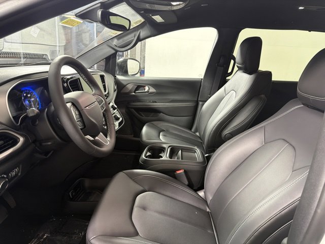 New 2027 Chrysler Pacifica Select FWD image 14
