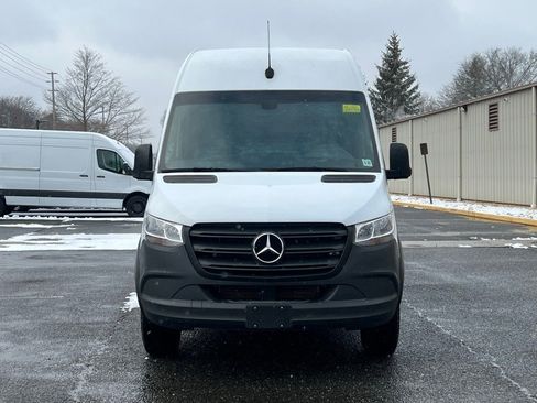 Used 2022 Mercedes-Benz Sprinter 2500 image 2