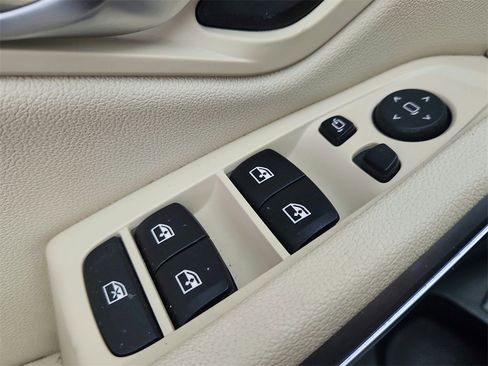 Used 2021 BMW 330i xDrive Sedan w/ Convenience Package image 21