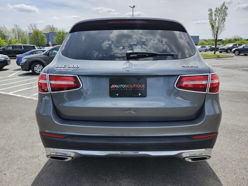 Used 2018 Mercedes-Benz GLC 300 4MATIC w/ Multimedia Package image 17