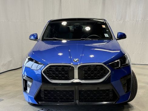 Used 2025 BMW X2 xDrive28i image 2