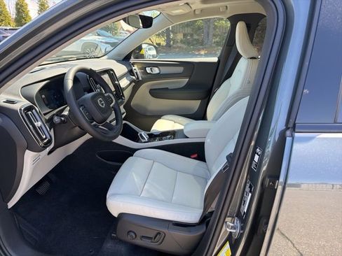 New 2026 Volvo XC40 B5 Ultra w/ Climate Package AWD/4WD image 13