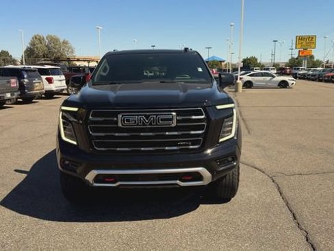 Used 2025 GMC Yukon AT4 w/ AT4 Premium Package AWD/4WD image 3