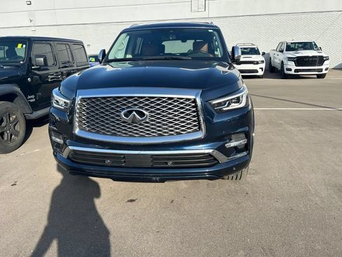 Used 2019 INFINITI QX80 Luxe w/ Proactive Package AWD/4WD image 2
