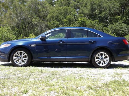 Used 2012 Ford Taurus SEL FWD image 3