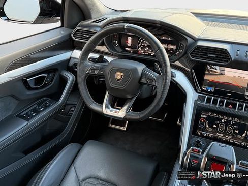 Used 2022 Lamborghini Urus AWD/4WD image 14