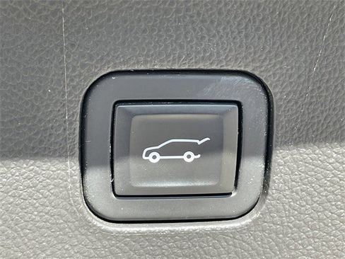 Used 2020 Buick Enclave Avenir w/ Avenir Technology Package image 32