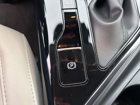 Used 2023 Kia Niro EX image 28