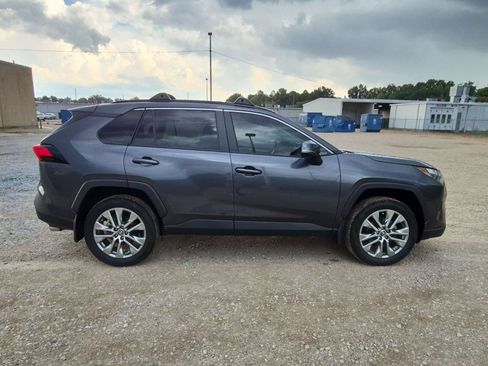 Used 2023 Toyota RAV4 XLE Premium FWD image 7