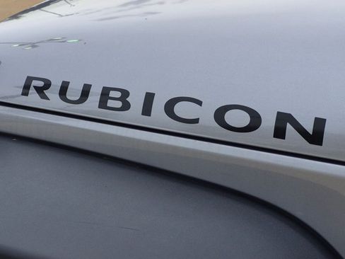 Used 2016 Jeep Wrangler Unlimited Rubicon w/ Connectivity Group AWD/4WD image 9