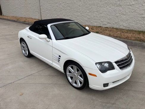 Used 2005 Chrysler Crossfire Limited image 3