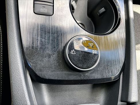Used 2025 Nissan Rogue SV AWD/4WD image 26