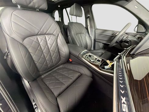 New 2026 BMW X5 xDrive40i w/ M Sport Package AWD/4WD image 58
