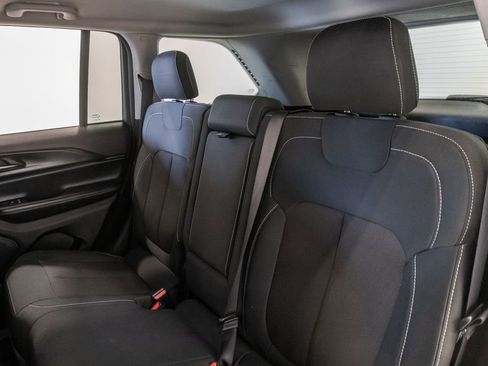 Used 2024 Jeep Grand Cherokee Laredo image 23