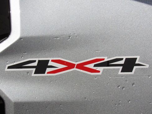 Used 2024 Chevrolet Colorado LT image 11