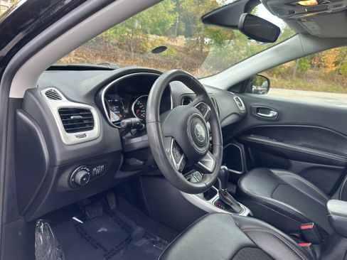 Used 2021 Jeep Compass Latitude w/ Sun and Sound Group image 28