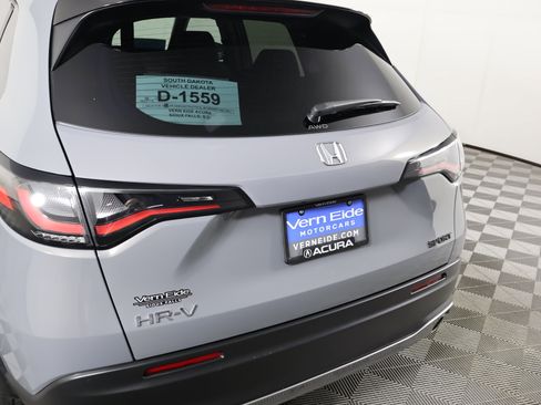 Used 2025 Honda HR-V Sport image 15