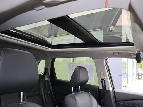 Certified 2025 Nissan Rogue Platinum FWD image 29