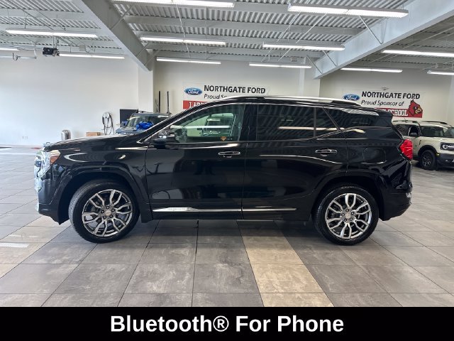 Used 2024 GMC Terrain Denali w/ Denali Premium Package AWD/4WD image 16