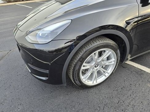 Used 2024 Tesla Model Y Long Range image 14