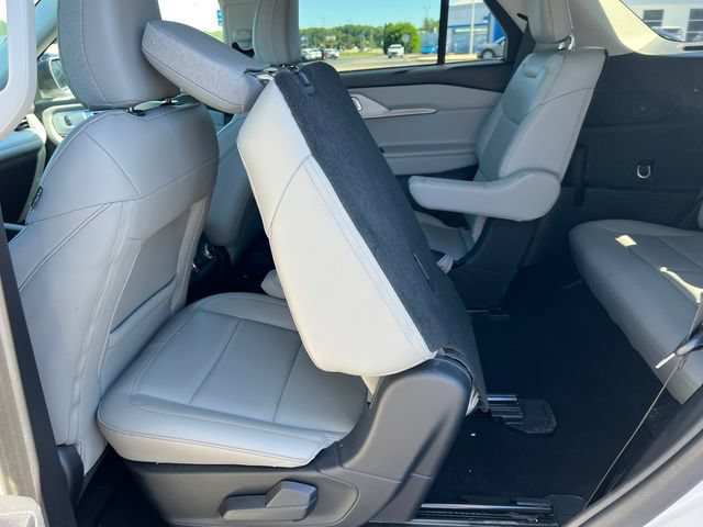 Used 2025 Ford Explorer Active w/ Active Comfort Package AWD/4WD image 5