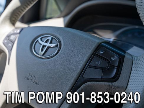 Used 2011 Toyota Sienna XLE w/ Entertainment Pkg FWD image 26